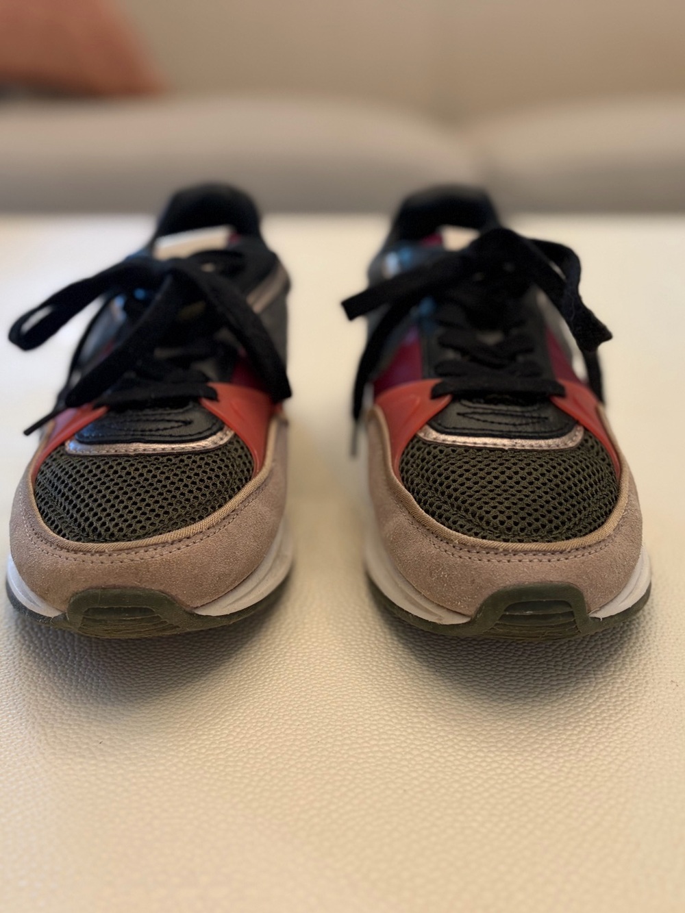 Hoff Mayfair Sneaker- size 8 / 39